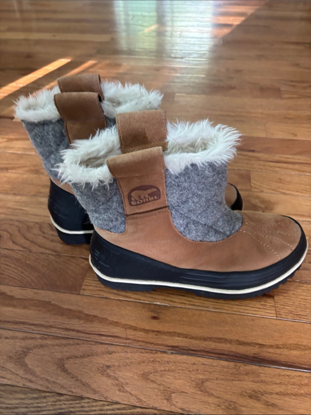 Sorel Tan, Gray & Black Youth Winter Pull-On Boots